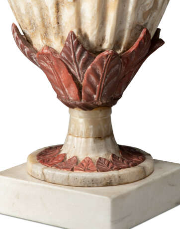 AN ITALIAN ALABASTER AND ROSSO ANTICO VASE - фото 4
