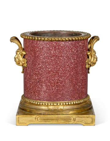 A FRENCH ORMOLU-MOUNTED IMPERIAL PORPHYRY CACHE-POT - photo 4