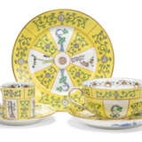A HEREND PORCELAIN `YELLOW DYNASTY` PATTERN PART TABLE-SERVICE - Foto 2