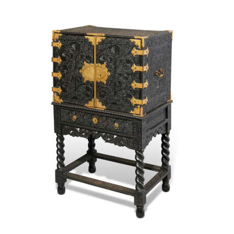 AN INDIAN BRASS-MOUNTED EBONY CABINET-ON-STAND - photo 4