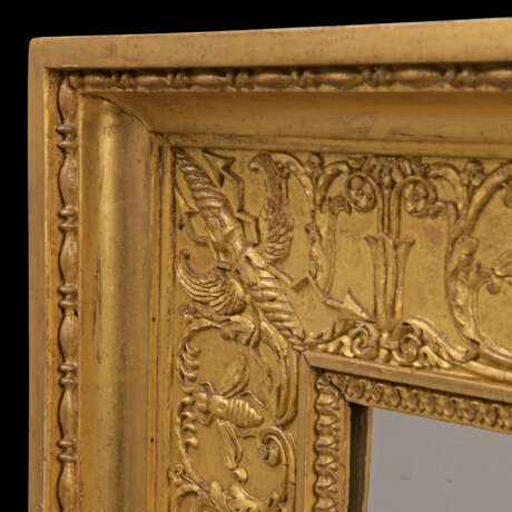 AN EMPIRE GILTWOOD PICTURE FRAME - photo 2