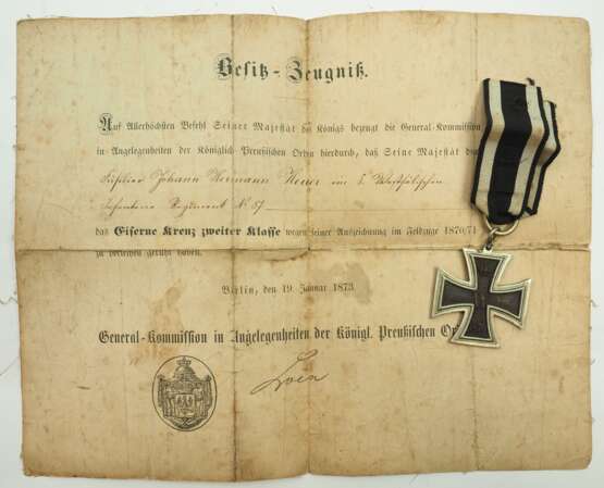 Preussen: Eisernes Kreuz, 1870, 2. Klasse mit Urkunde für einen Füsilier im 8. Westfälischen Infanterie Regiment 57. - фото 1