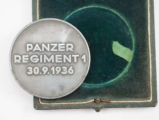 Medaille des Panzer Regiment 1, im Etui. - фото 2