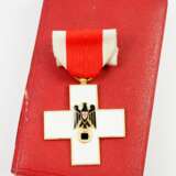 Ehrenzeichen vom Deutschen Roten Kreuz, 3. Modell (1937-1939), Kreuz 2. Klasse, im Etui. - photo 3