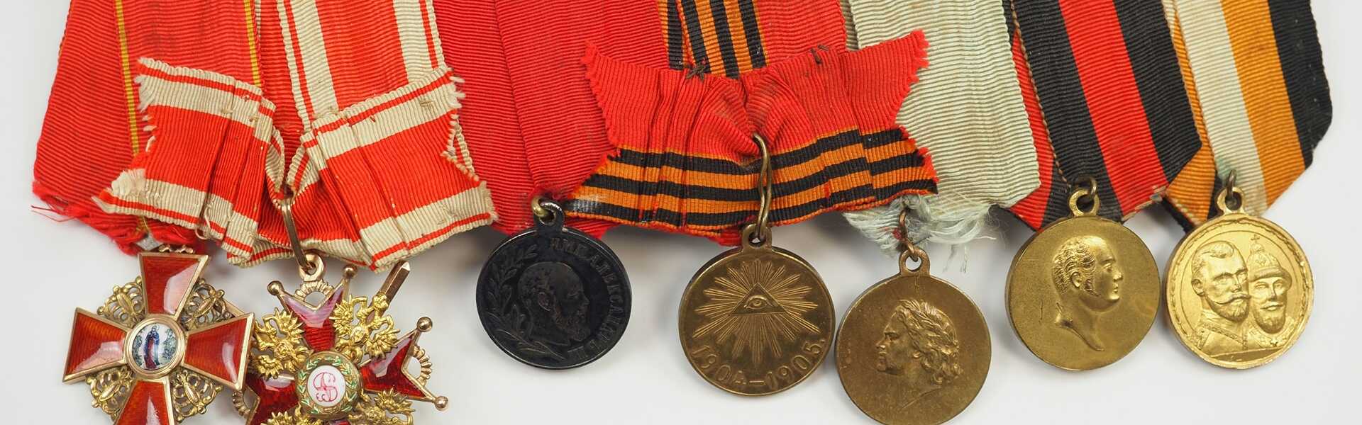 Russland: Große Ordenschnalle eines Offiziers mit 7 Auszeichnungen.