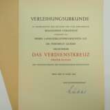 BRD: Bundesverdienstorden, 1. Klasse Urkunde für den Landgerichtspräsidenten a.D. Dr. F.Q. aus Hildesheim. - Foto 1