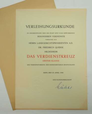 BRD: Bundesverdienstorden, 1. Klasse Urkunde für den Landgerichtspräsidenten a.D. Dr. F.Q. aus Hildesheim. - фото 1