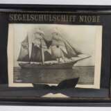 Reichsmarine: Segelschulschiff Niobe, Mützenband und Foto. - фото 1