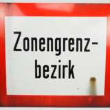 BRD / DDR: Emailleschild Zonengrenzbezirk. - Foto 1