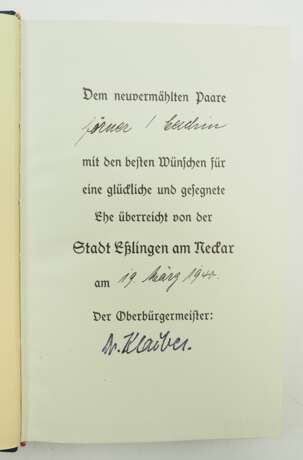 Hitler, Adolf: Mein Kampf - Hochzeitsausgabe Esslingen am Neckar. - Foto 2