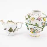 Meissen. Drei Potpourri-Vasen und ein Teekännchen mit Schmetterlingsdekor - photo 7