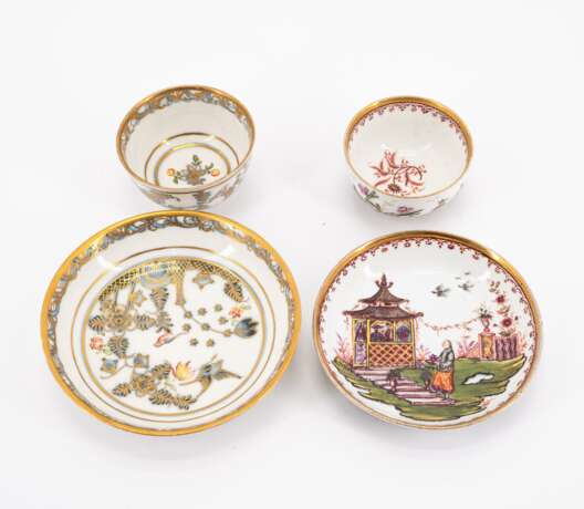 Meissen u.a. Kleine Teekanne, zwei Koppchen & Untertassen mit überdekorierten Dekoren - фото 4