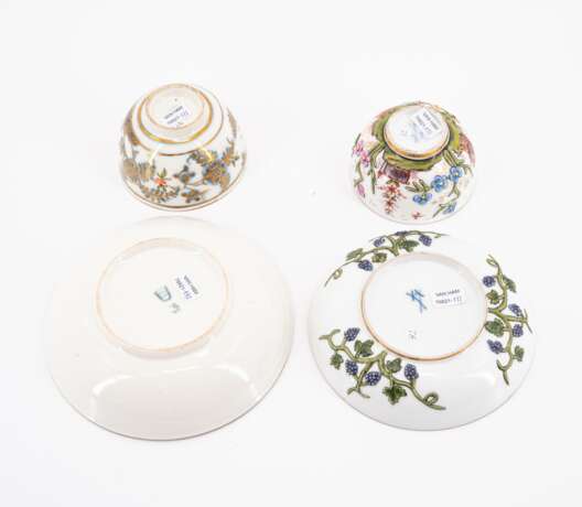 Meissen u.a. Kleine Teekanne, zwei Koppchen & Untertassen mit überdekorierten Dekoren - фото 5