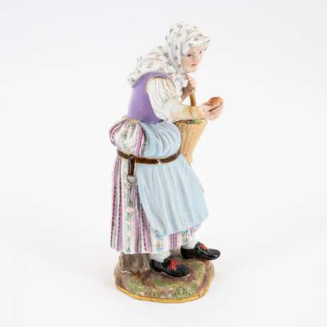 Meissen. Alte Dame mit Obstkorb aus der 'Cris de Paris' - photo 4