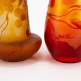 . Kleine gebauchte Vase, kleine Enghalsvase mit Weindekor und Kapuzinerkressendekor - Foto 7