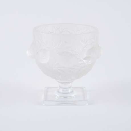 René Lalique. Zwei kleine Vasen, eine Schale, Vase und Teller tlw. mit Vogeldekor - фото 11