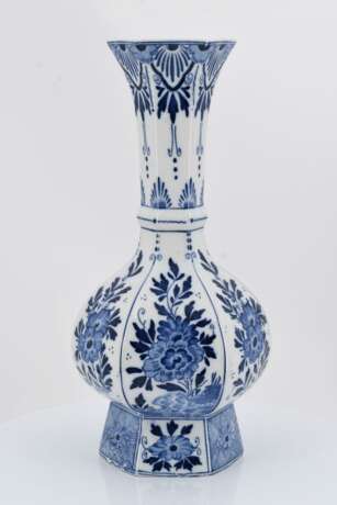 . Großes Konvolut Vasen und Teller - Foto 6