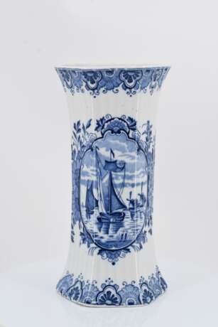 . Großes Konvolut Vasen und Teller - Foto 11