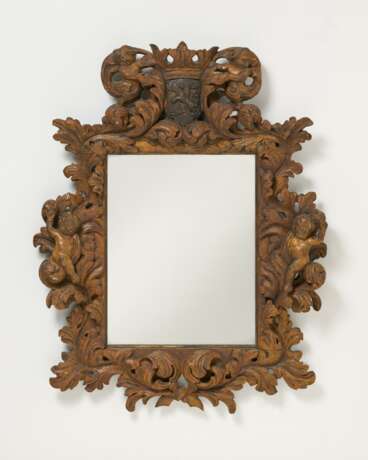 . Prächtiger Spiegel mit Wappenbekrönung und Amoretten - Foto 1