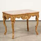 . Kleiner Tisch mit reichem Rocailledekor und Marmorplatte - photo 1