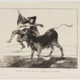 Francisco José de Goya y Lucientes. Aveugle enlevé sur les cornes d'un Taureau - Foto 2