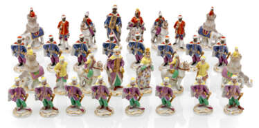 Schachspielfiguren aus Porzellan. Meissen, 20. Jahrhundert