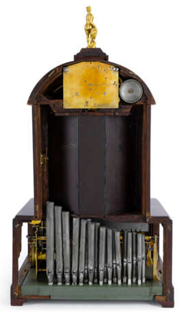 Prächtige Biedermeier-Tischuhr mit Flötenspieluhr in Form eines Tempietto. Österreich, um 1825 - Foto 4
