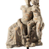 Terrakotta-Fragment,"Amor und Psyche". Griechisch, wohl Tarent, ca. 3. Jahrhundert v. Chr. - photo 1