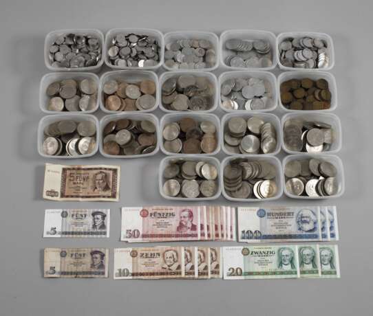 Sammlung Münzen und Banknoten DDR - Foto 1