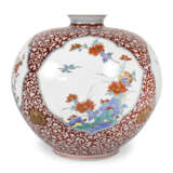 VASE, CHINA. KAKIEMON-DEKOR - фото 1