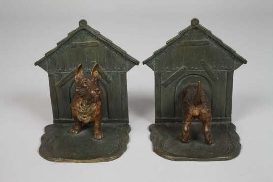 Wiener Bronze Paar Buchstützen mit Hund - Foto 2