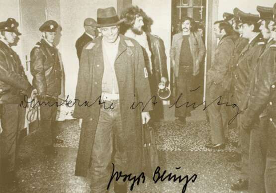 Joseph Beuys, "Demokratie ist nicht lustig" - photo 1