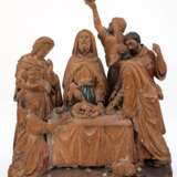 Figurengruppe "Sakrale Szene", 18. Jh., Holz halbplastisch geschnitzt, teilweise gefaßt, Gebrauchspuren, 54x42x12 cm - photo 1