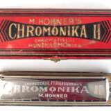 Mundharmonika "Chromonika II", M. Hohner, Gebrauchspuren, Ges.-L. 15,5 cm, im Originaletui - Foto 1