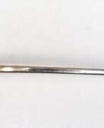 Каталог товаров. Suppenkelle, 925er Sterling-Silber, Anfang 19. Jh., muschelförmig gerippte Laffe, 168 g, L. 34 cm