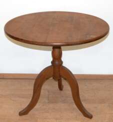 Tisch, Eiche, rund, Mittelsäule mit geschwungenen Füßen, Gebrauchspuren, Dm. 66 cm