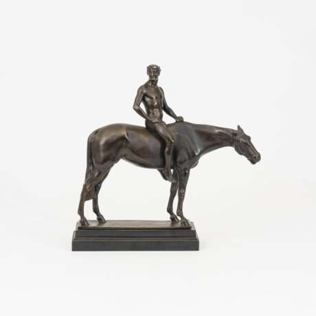 Albert Hinrich Hussmann (Lüdingworth 1874 - Berlin 1946). A Male Nude on Horseback. - photo 1