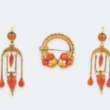 Carlo Giuliano. A Victorian Jewellery Set 'Stil Etrusco' with Brooch and Pair of Earrings. - photo 1