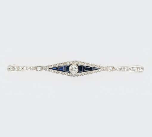 An Art-Nouveau Sapphire Diamond Brooch. - фото 1