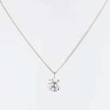 A highcarat Solitaire Diamond Pendant on Necklace. - фото 1