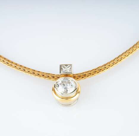 A Golden Necklace with Rare White Diamond Pendant. - photo 2