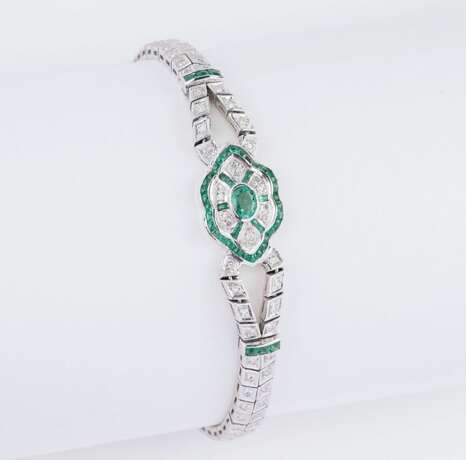 An Emerald Diamond Bracelet. - photo 1