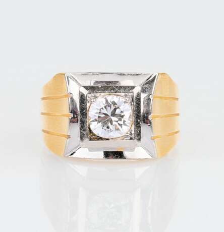 A Solitaire Diamond Ring. - photo 1