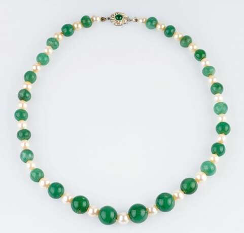 A Jadeite Pearl Necklace. - photo 1