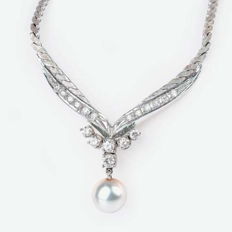 A Vintage Pearl Diamond Necklace with matching pair of Pearl Diamond Earrings. - photo 1