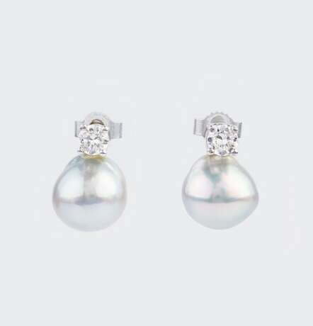 A Pair of Southsea Pearl Diamond Earstuds. - фото 1
