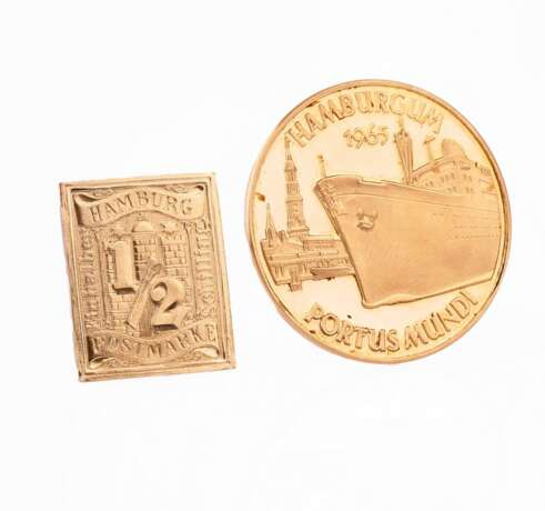 Two Gold Coins 'Hamburg Harbour and Postage Stam'. - photo 1