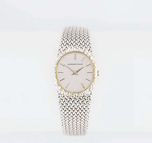 Audemars Piguet. A Lady's Wristwatch 'Ellipse Or Blanc'. - фото 1