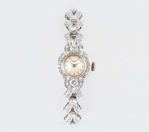Piaget. A Lady's Wristwatch with Diamonds. - фото 1