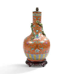 CHINE, fin XIXe siècle Vase bouteille en …